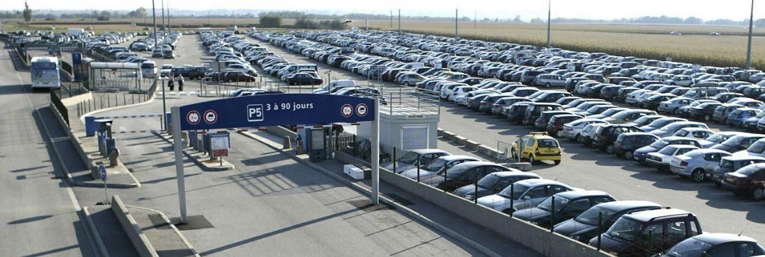 Se garer dans l’un des parkings de l’aéroport de Marseille